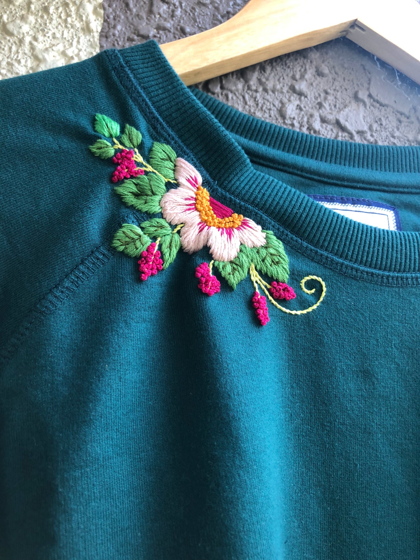 Sweatshirt