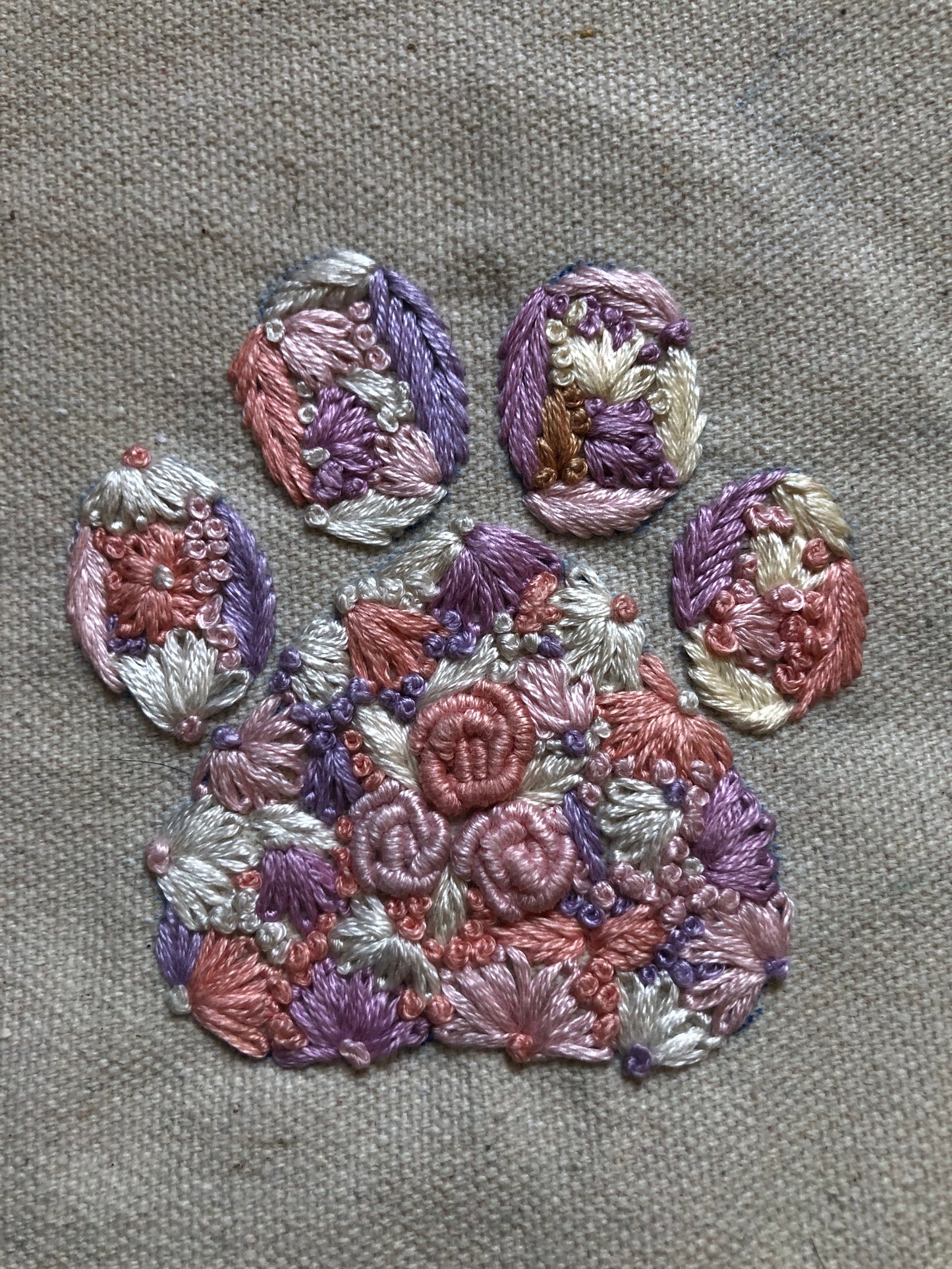 A dog lover's tote