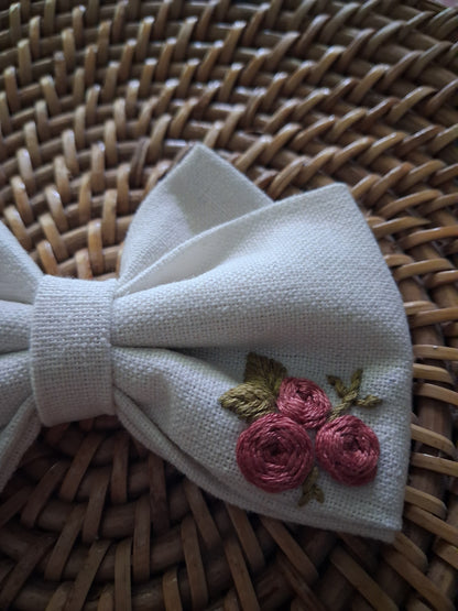 Hair bow (white)