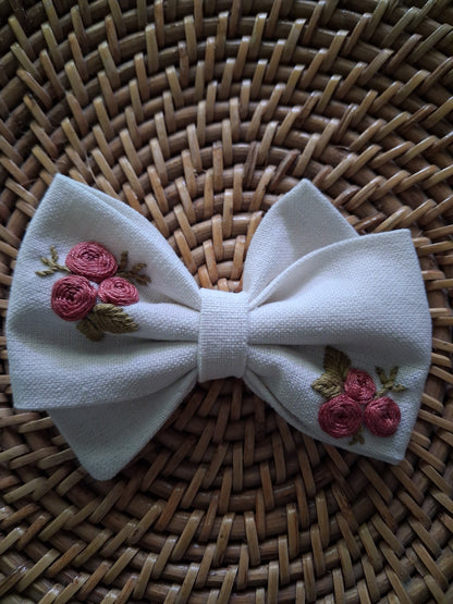 Hair bow (white)