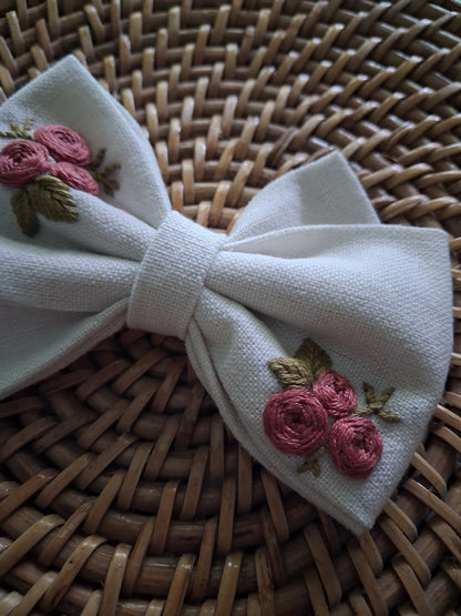 Hair bow (white)