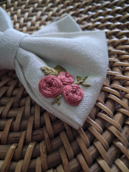 Hair bow (white)