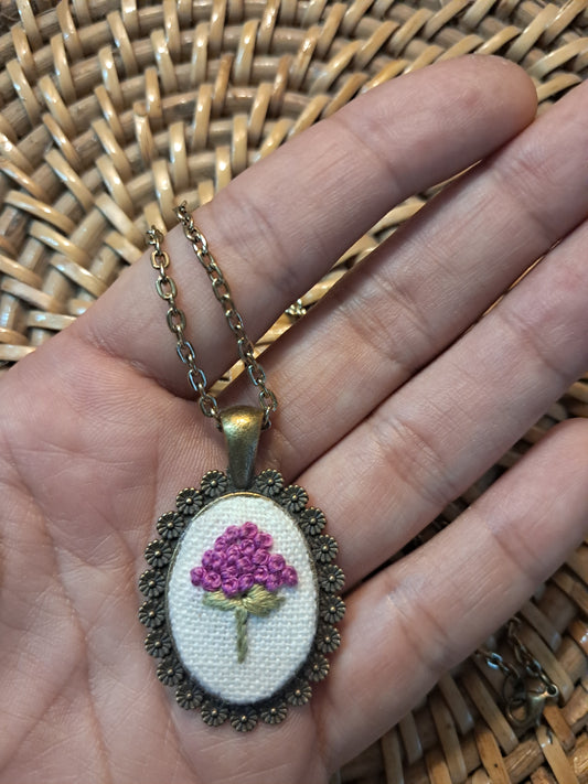 Pendant (with chain)