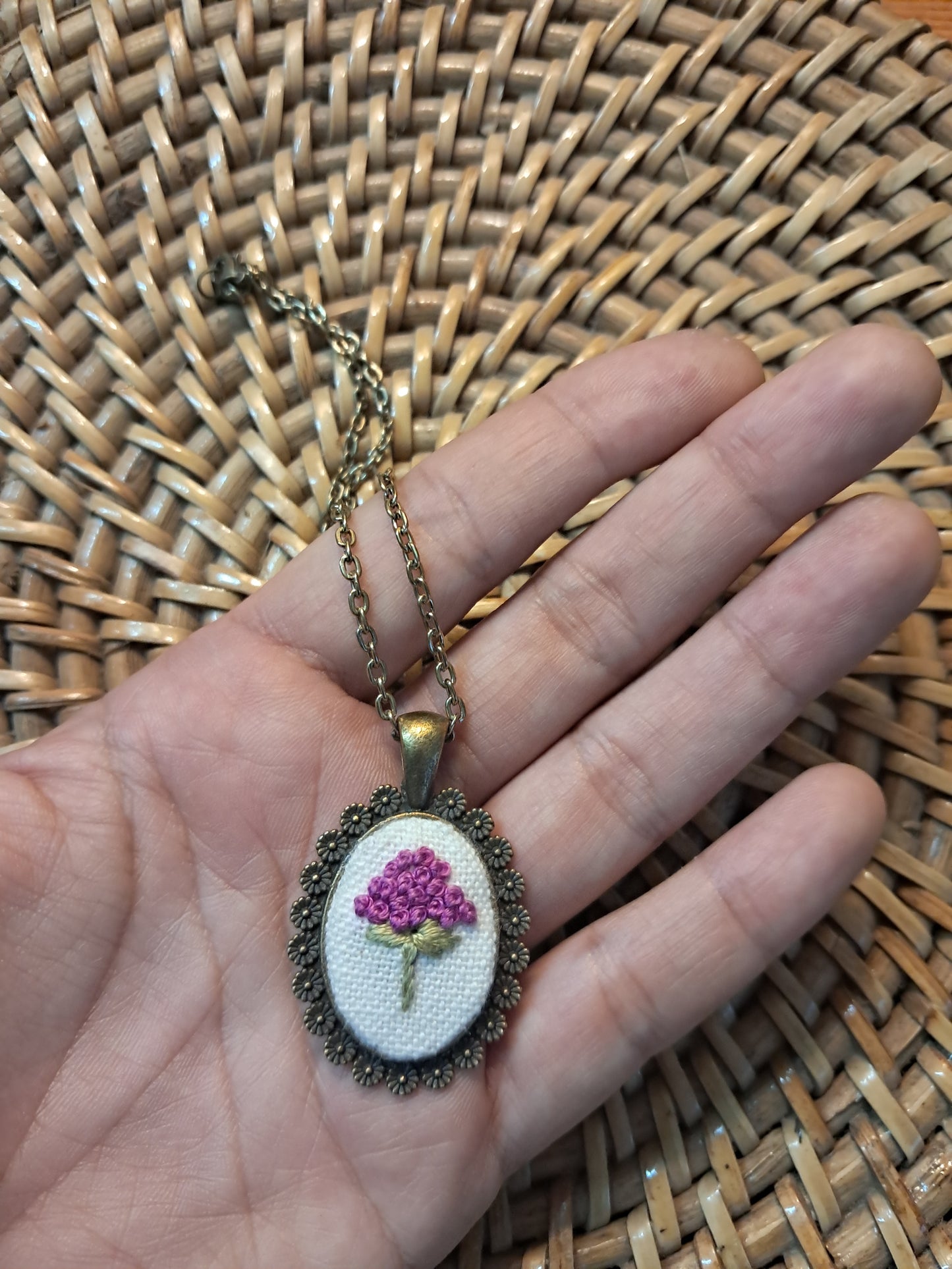 Pendant (with chain)