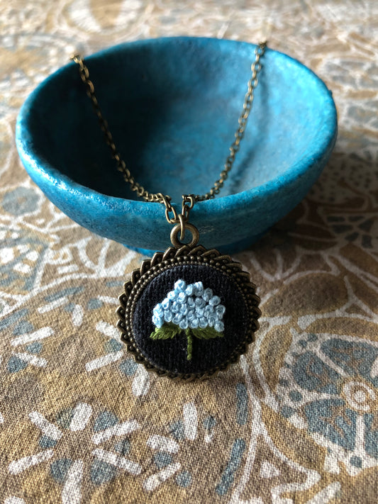 Pendant (with chain)