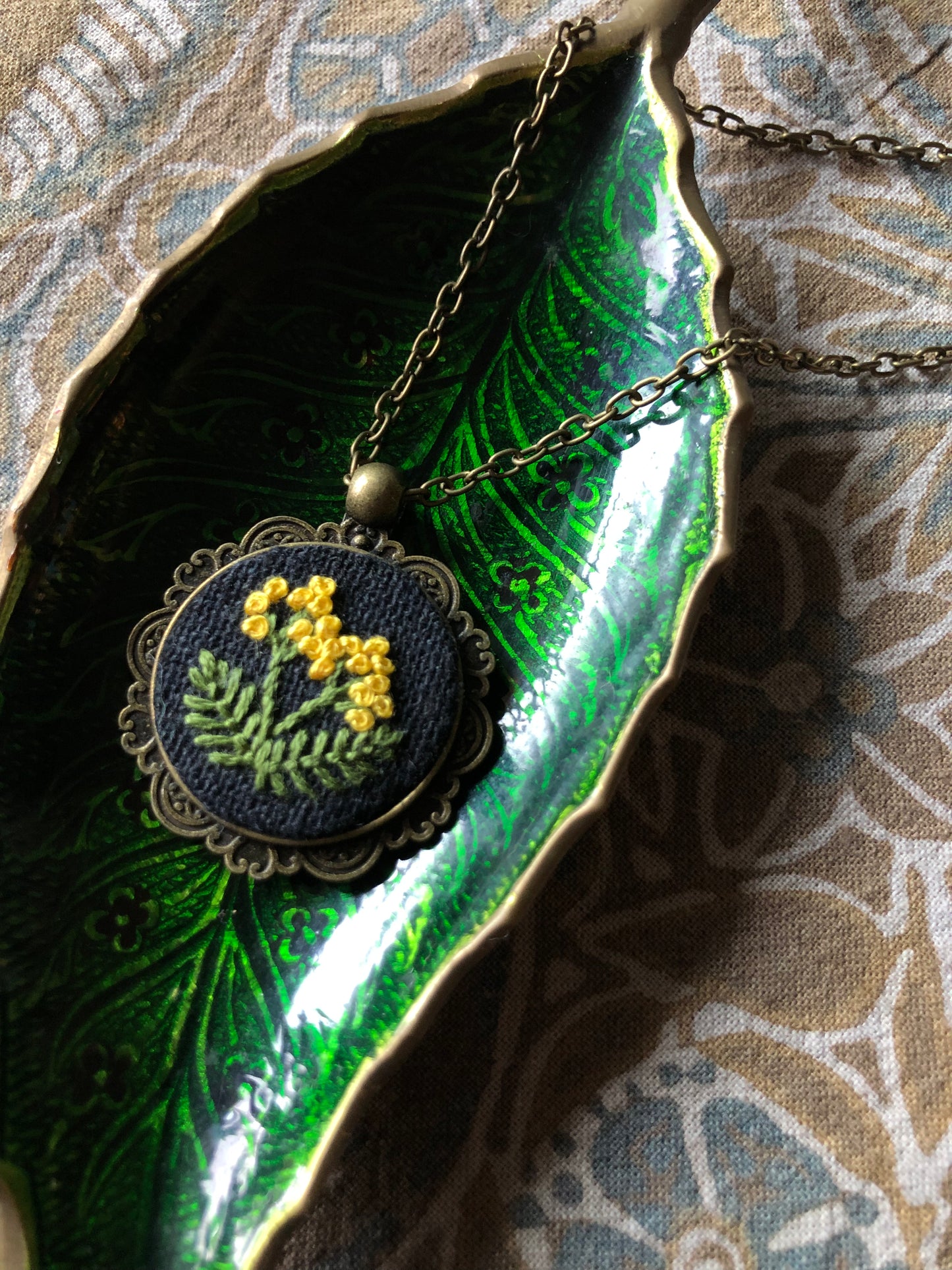 Pendant (with chain)