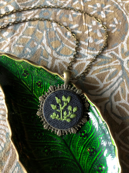 Pendant (with chain)