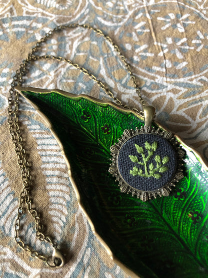 Pendant (with chain)